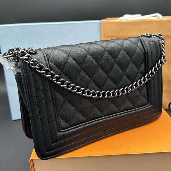 Black chain crossbody handbag - Picture 5 of 14